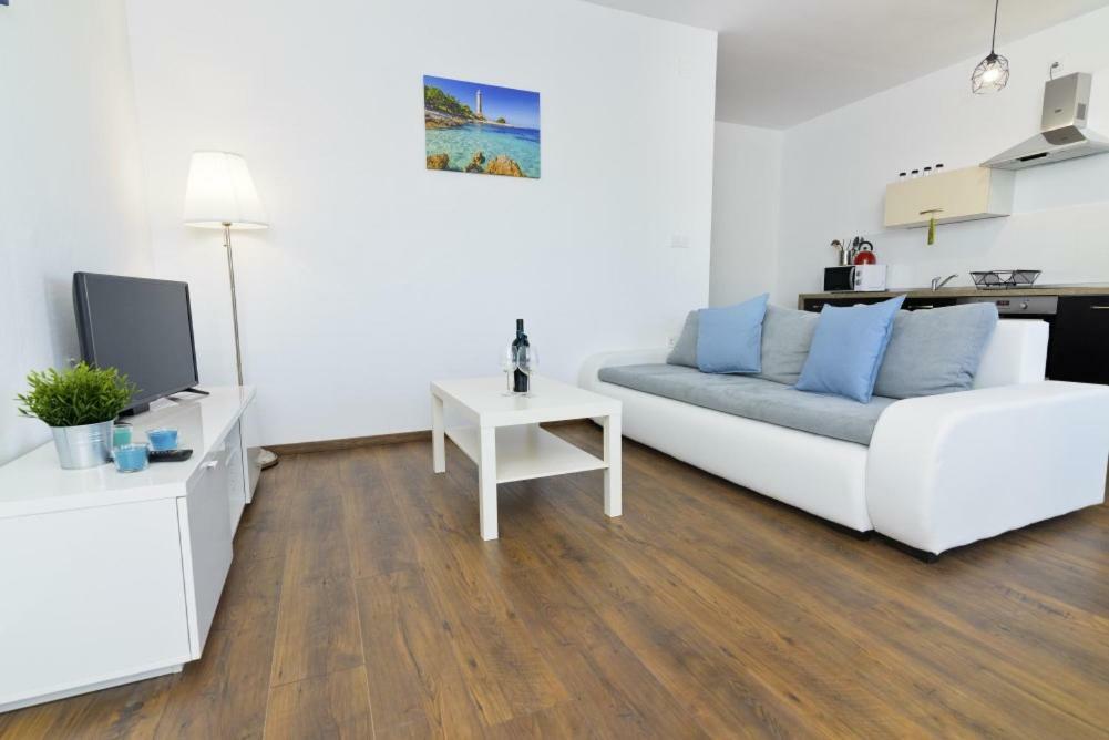 Apartment Dragana, Jezera, Island Murter Dış mekan fotoğraf