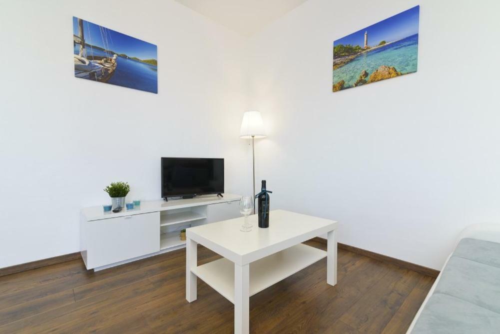 Apartment Dragana, Jezera, Island Murter Dış mekan fotoğraf